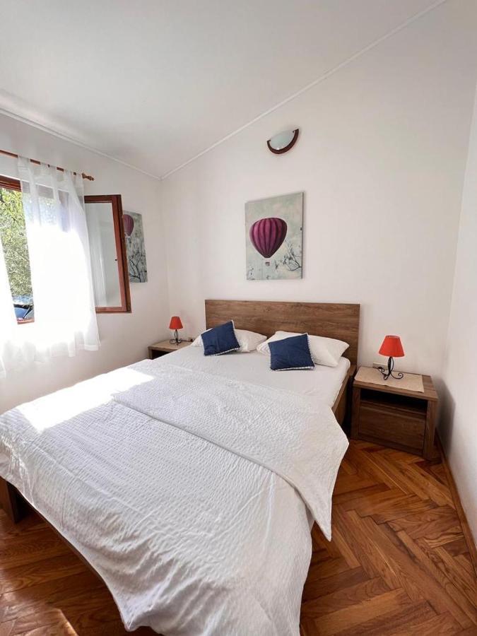 Apartments Valentinovo Klenovica Bagian luar foto
